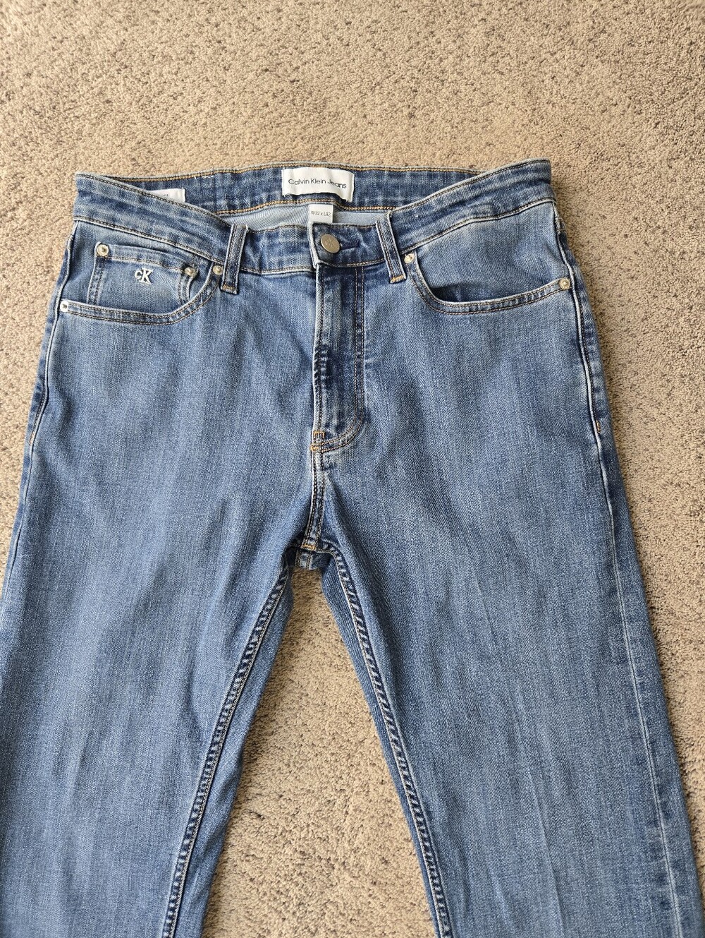 Calvin Klein Women's Medium Blue Slim-Straight Jeans W32xL32